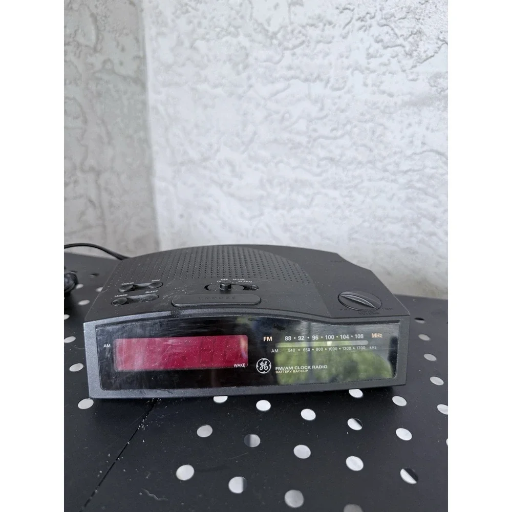GE Alarm Clock Model: 7-4813B-AM/FM-Corded - Battery Backup 1996 Tested‎ Works